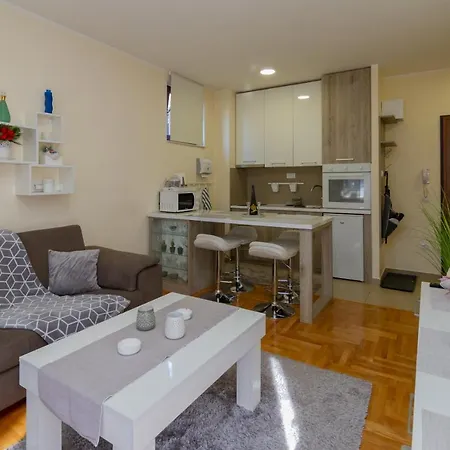 Predo Apartment *