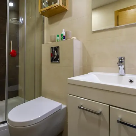 アパート Predo ズラティボール